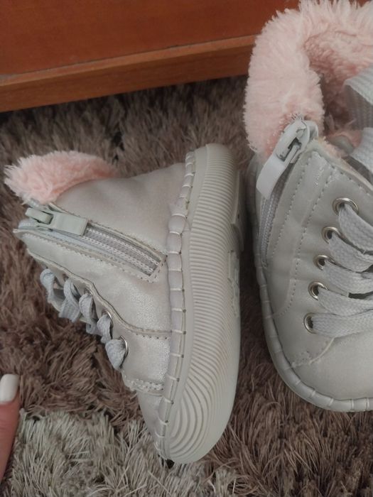 Ghete fetita imblanite