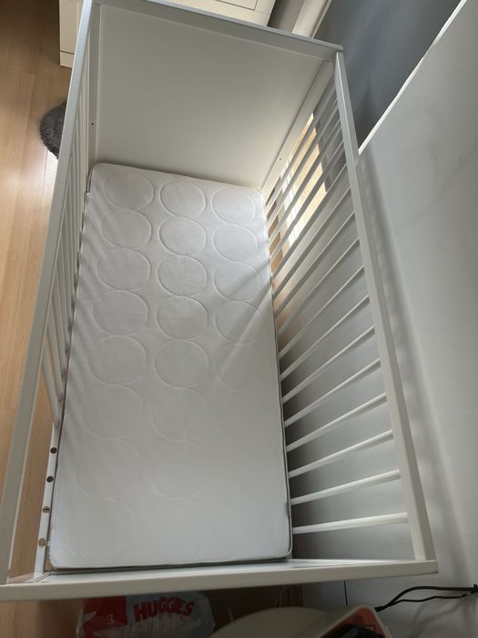 Бебешко креватче с матрак от Ikea