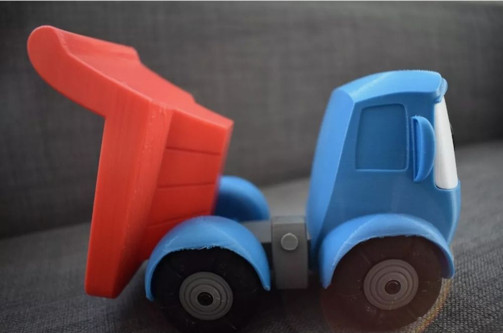 Camionul Leo jucarie