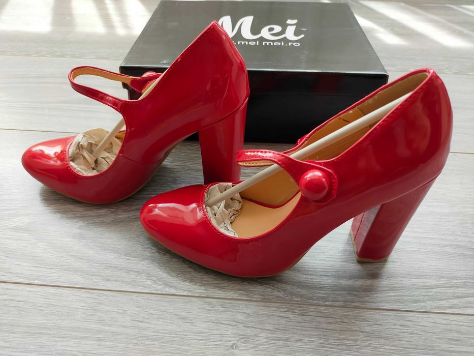 Pantofi lac Noi livrare gratuită