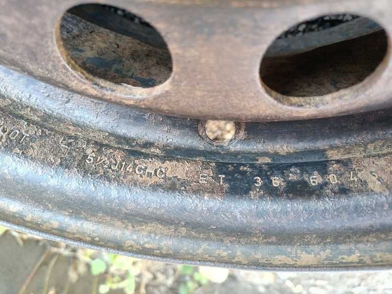 Продам ОДИН оригинальный металлический диск на Renault