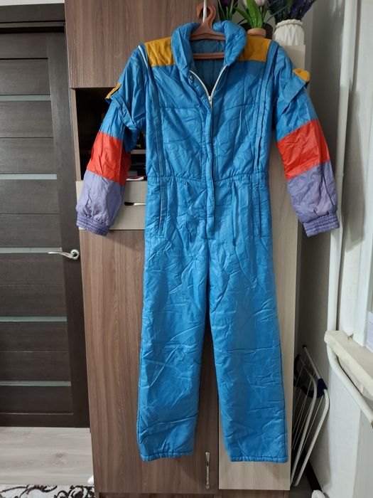 Продам горнолыжный комбинезон