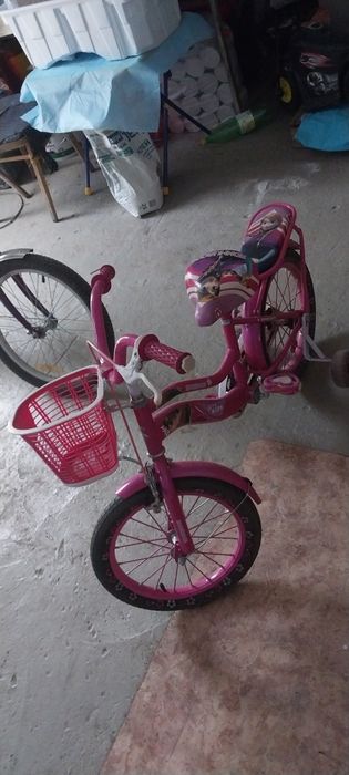 Продам детский велосипед на 6-9л +подарок мотик