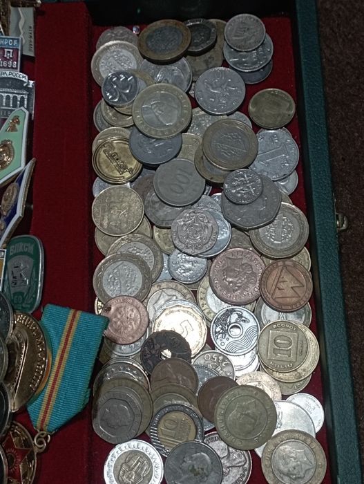 Tangalar medal zinachoklar hammasi optim sotiladi