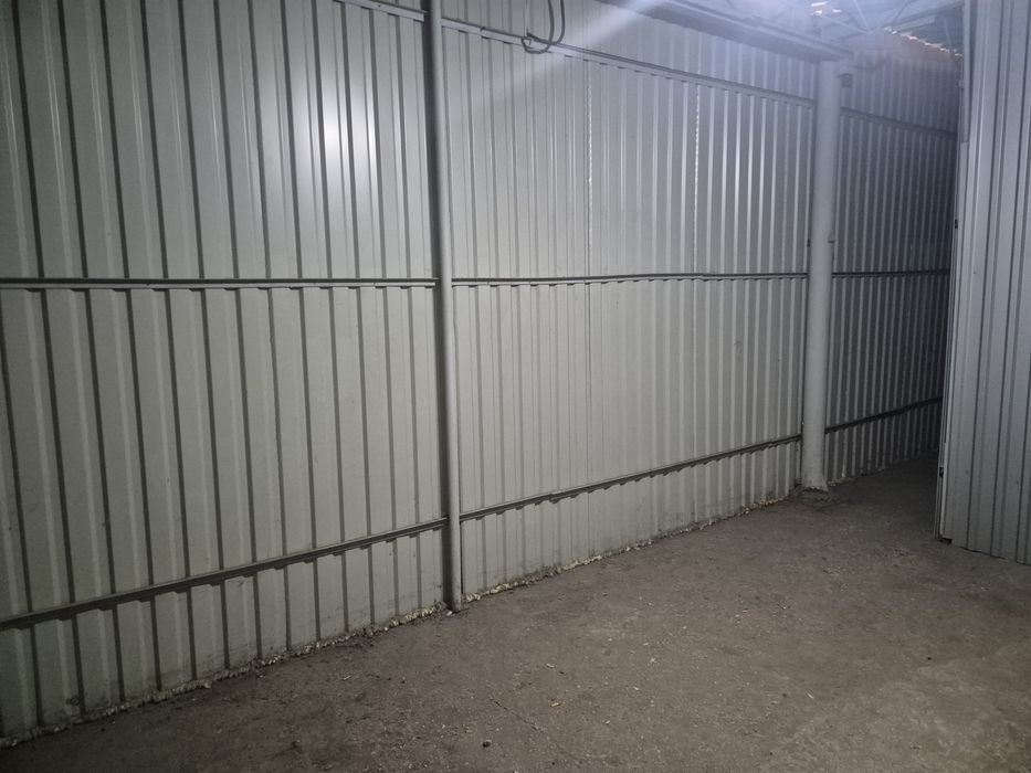 Închiriez garaj str Cuza Vodă