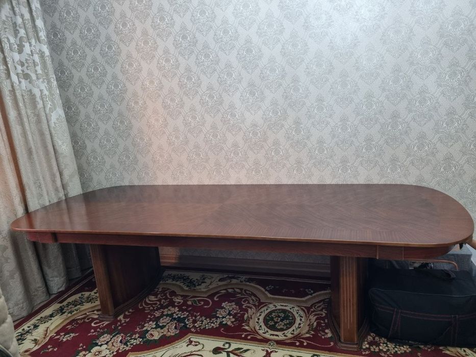продается стол для гостинной. внимательно читайте описание