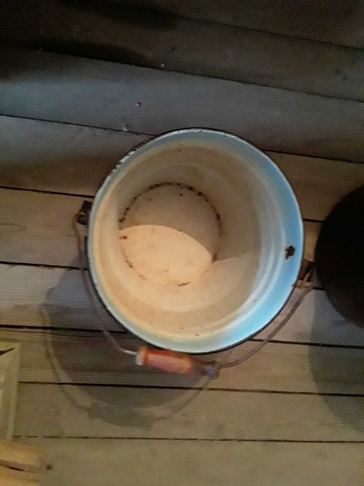 Ведро эмалированное с крышкой
