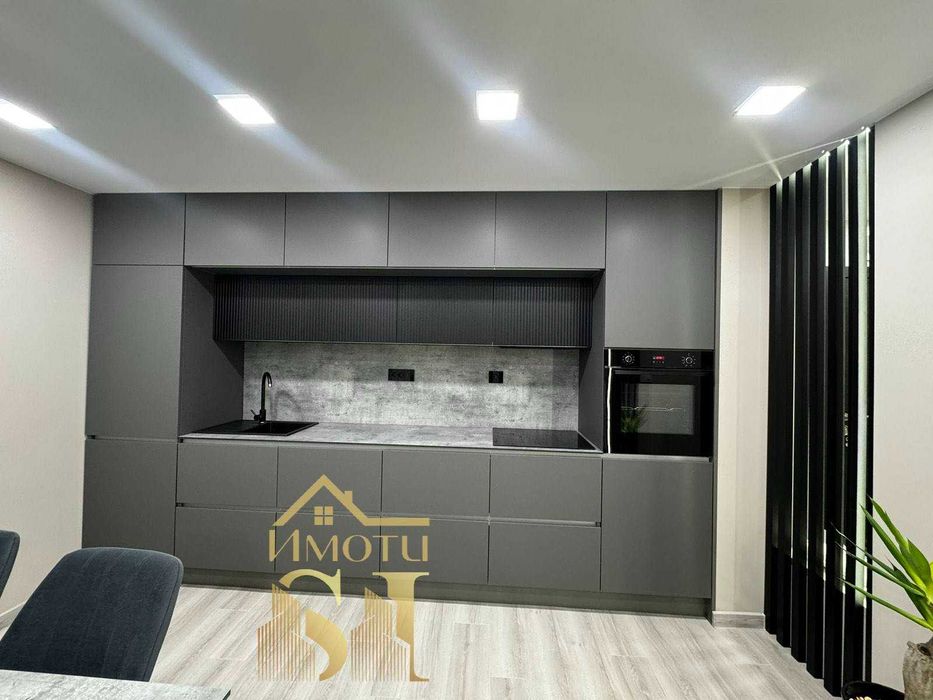 Дава се под наем Тристаен апартамент в Стара Загора, Център - 94 кв.м за 714 € - Снимка #8