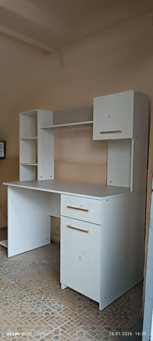 PARTA komyuterniy stol