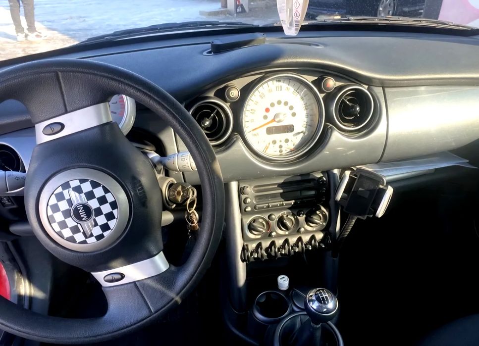 Se vinde mașină Mini Cooper