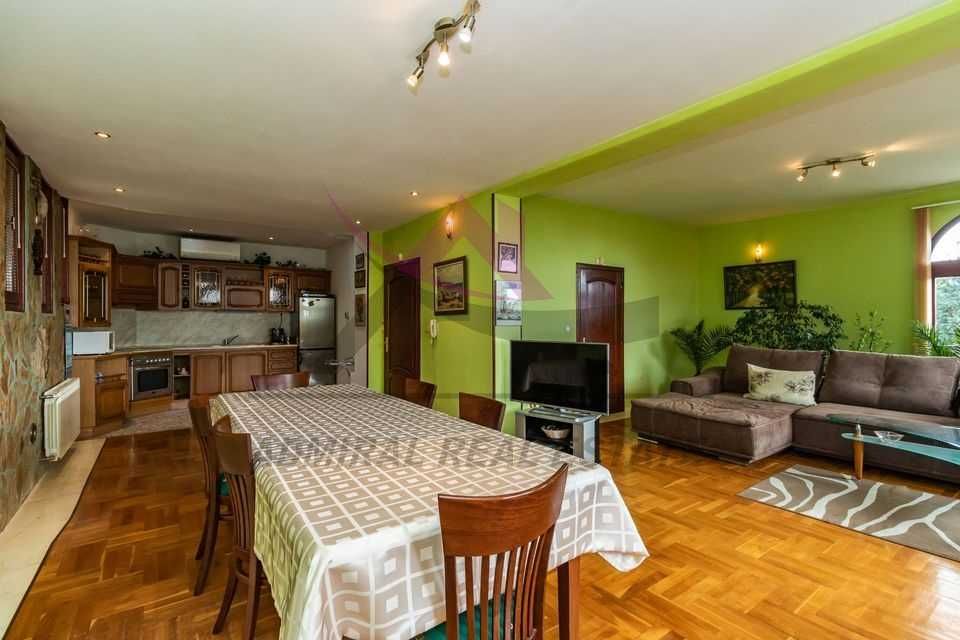 Дава се под наем Многостаен апартамент в Варна, Изгрев - 350 кв.м за 1500 € - Снимка #1