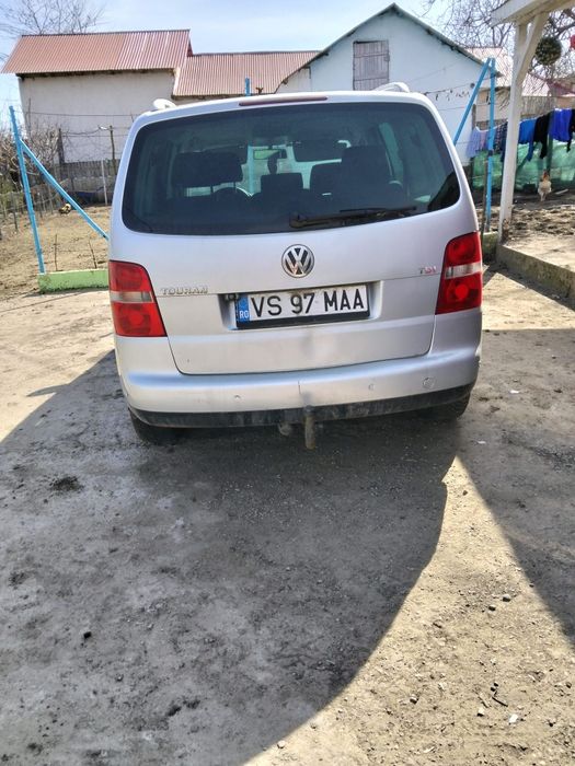 De vânzare vw touran 2.0 tdi 7 locuri 136cp AZV  an 2004