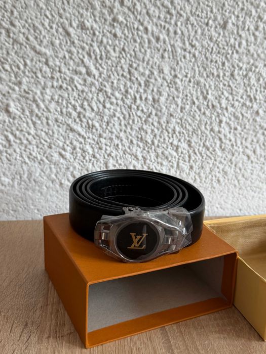 Curea Louis VUITTON neagra