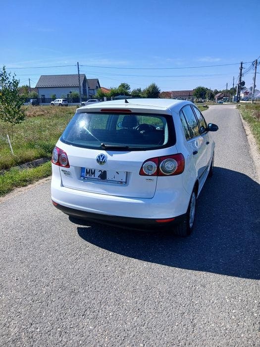 Vând Golf5 Plus.