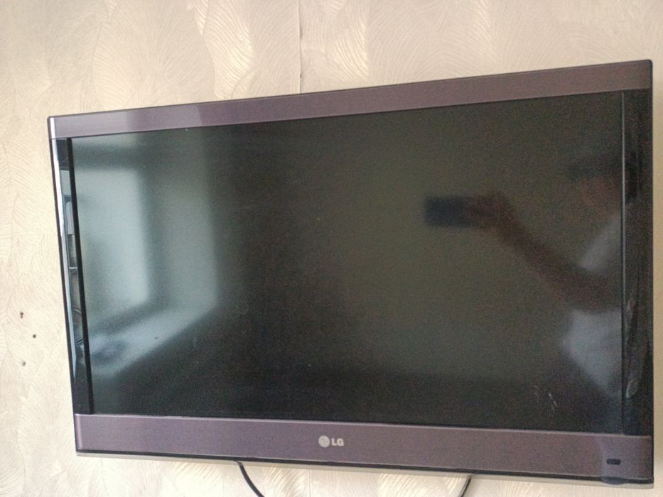 Продам телевизор LG