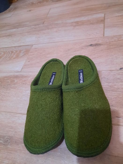 Papuci lana 40 fara semne majore de uzura