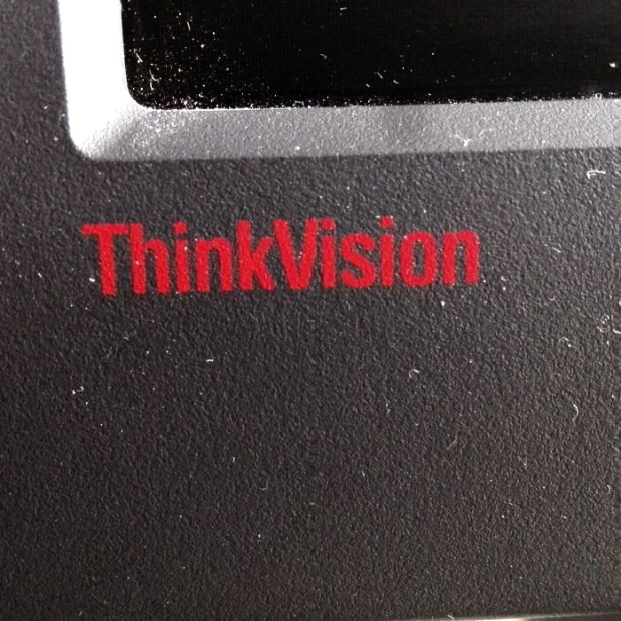 Винтажный музейный монитор 17" IBM ThinkVision