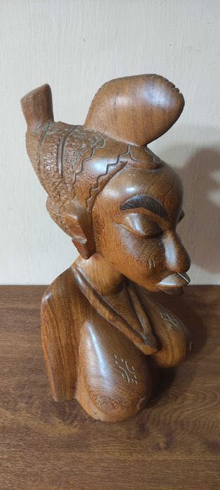 Sculptura africana - bust femeie
