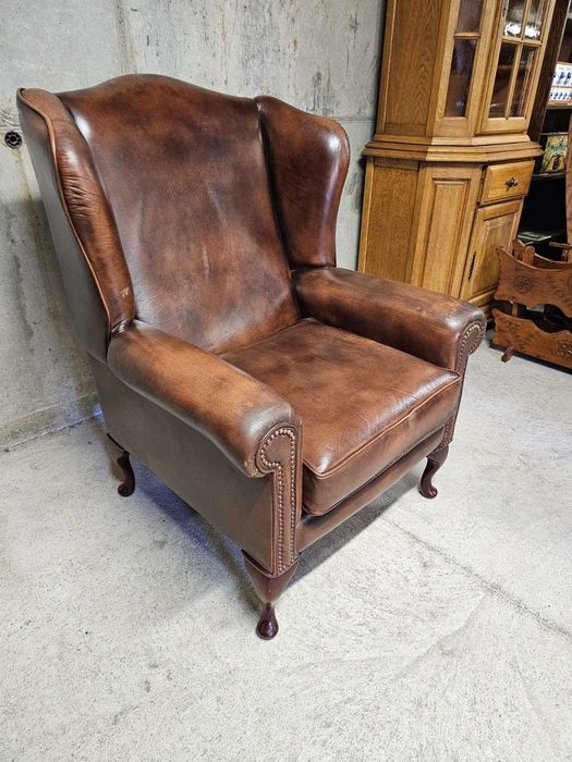 Кресло в стил Честърфийлд (естествена кожа)
