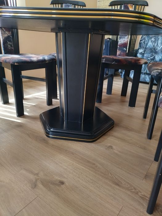 Продавам столове