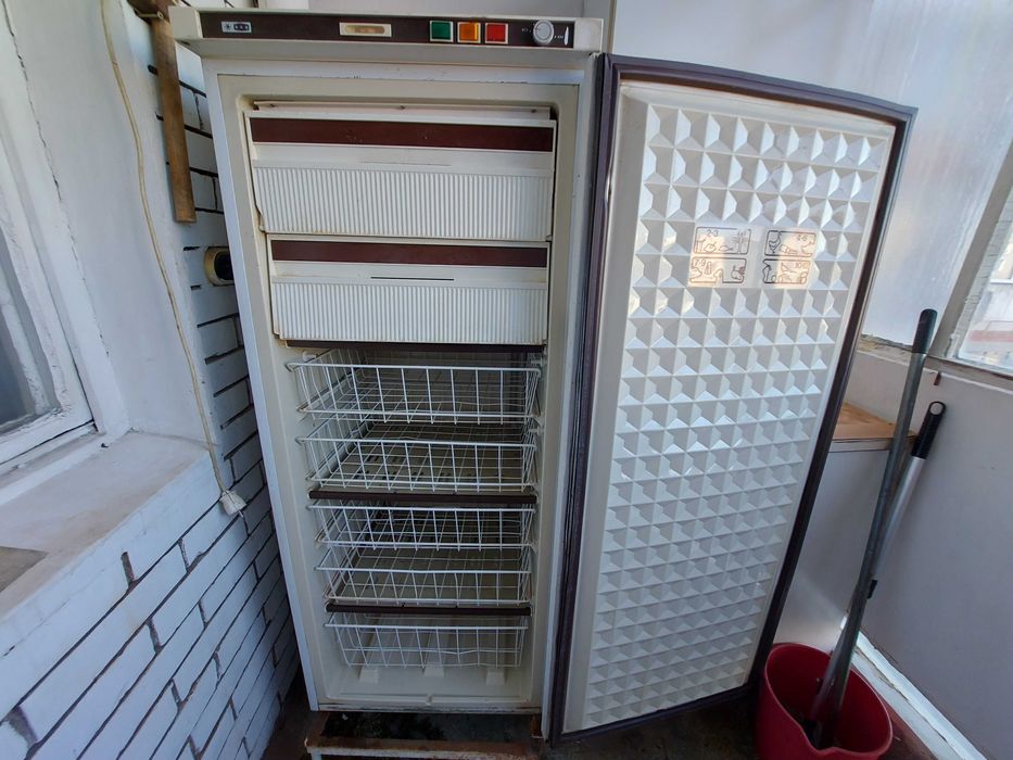 Фризер Индесит 280литра употребяван