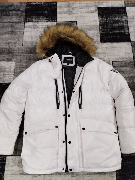 Geacă Guess  originală.