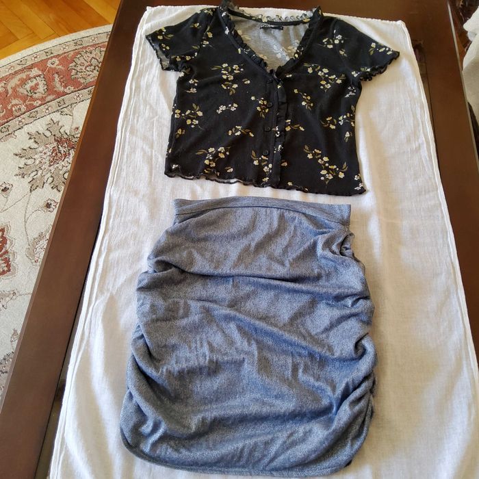 Продавам дамски блузи с къс и дълъг ръкав