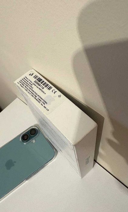 Iphone 16 plus Като нов 100% 72 цикъла без камери. Гарантия apple 6 м