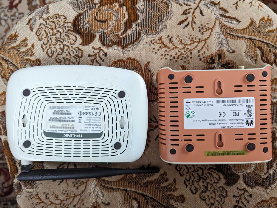 Router TP Link și router de la Romtelecom