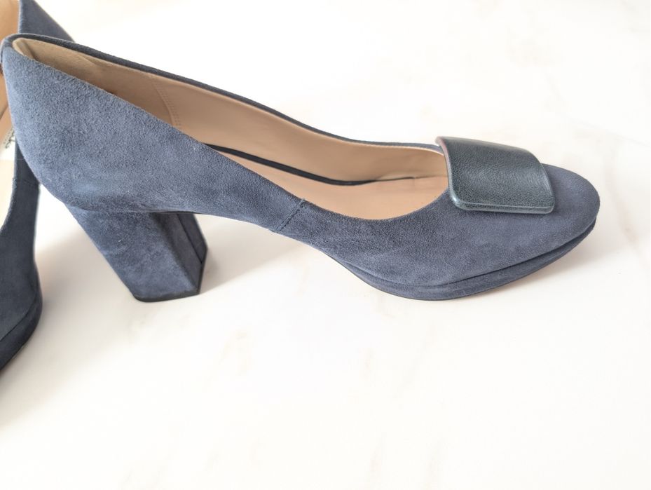 Обувь замшевая Clark's