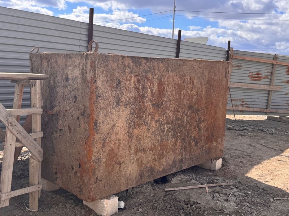 Цистерн 3 тонн, железная