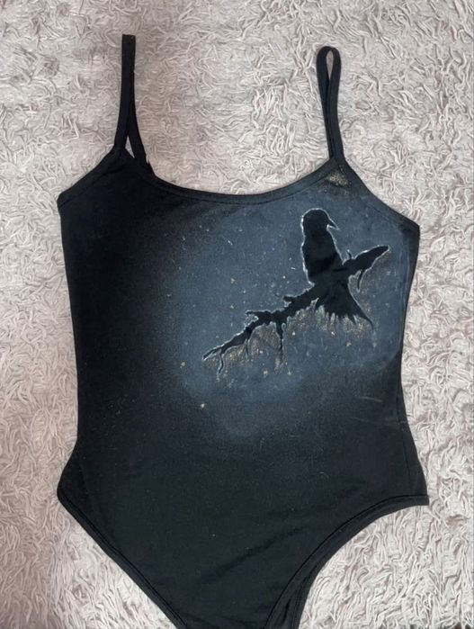 Nume piesa : Black Swan Body negru elegant cu design