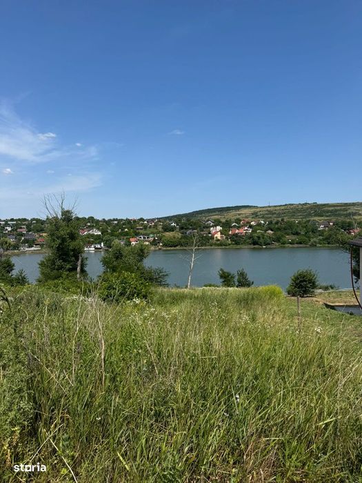 950 mp , pe malul lacului Dorobant / Sorogari
