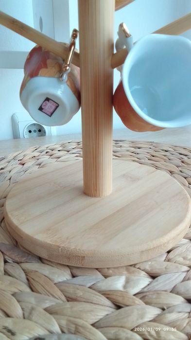 Поставка за чаши от естествен бамбук