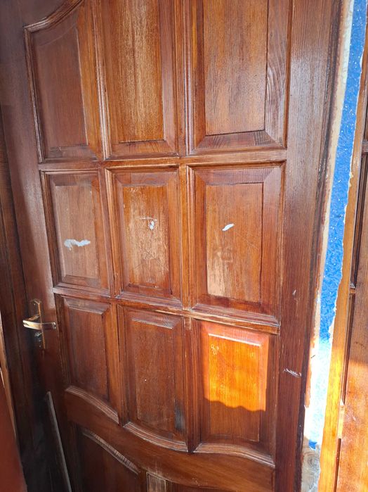 Двери деревянные Б/У