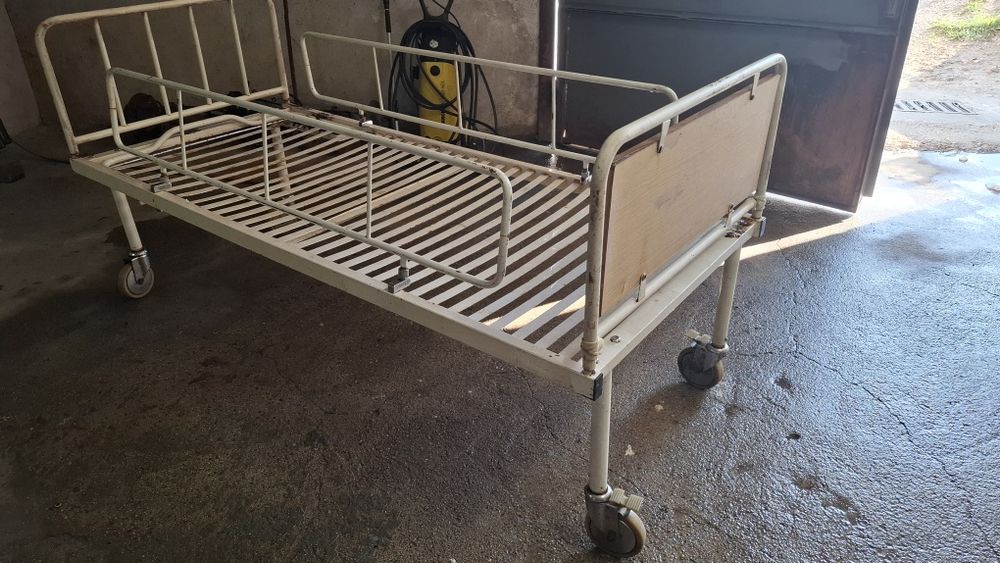 Болнично легло механично