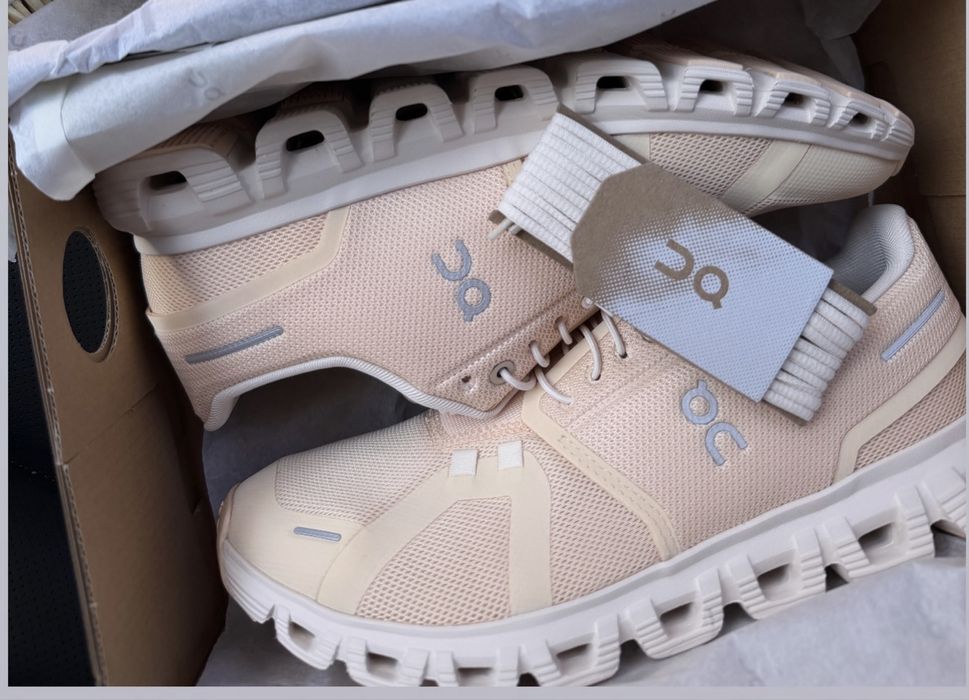 Женские кроссовки On Cloud 6