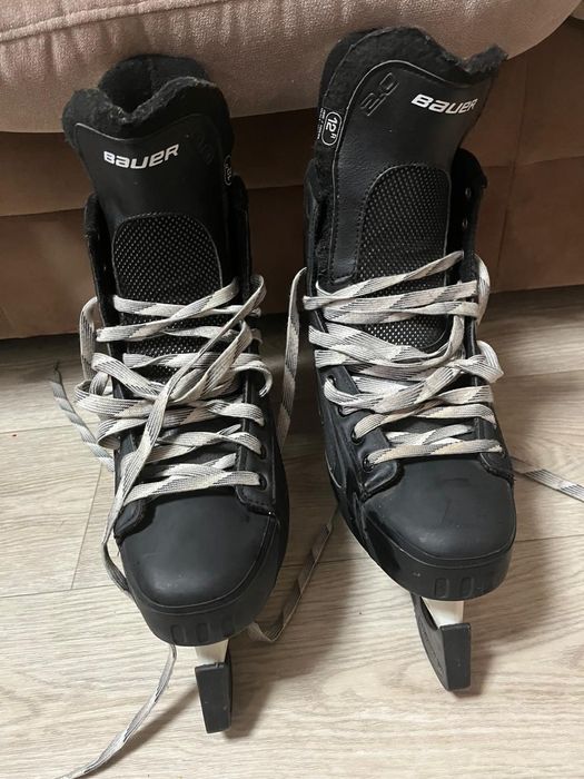 Продам коньки Bauer