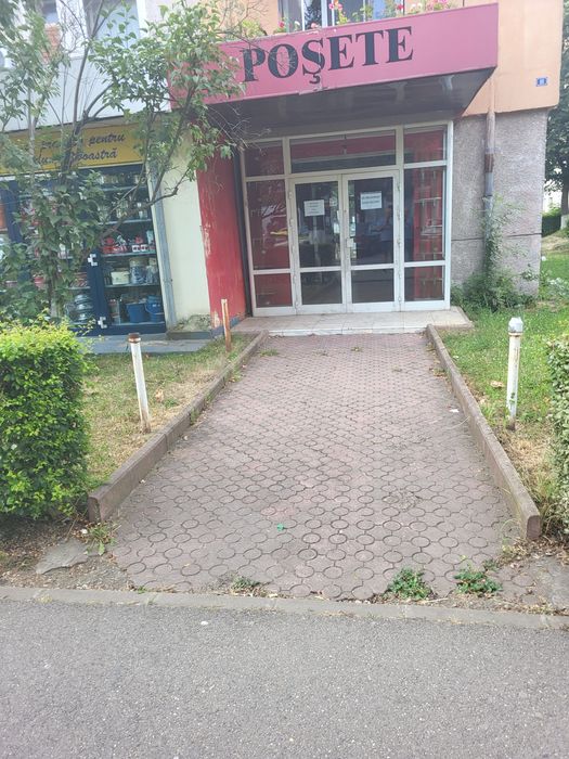 Vand spatiu comercial