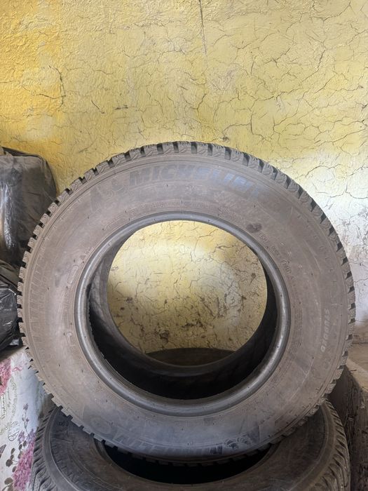 Зимние шины Michelin 225/70/16