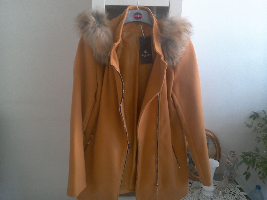Haină (jachetă) NOUĂ de damă, elegantă, tinerească cu glugă detaşabilă