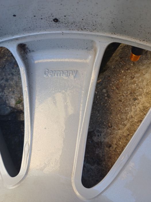 Лети джанти R17.