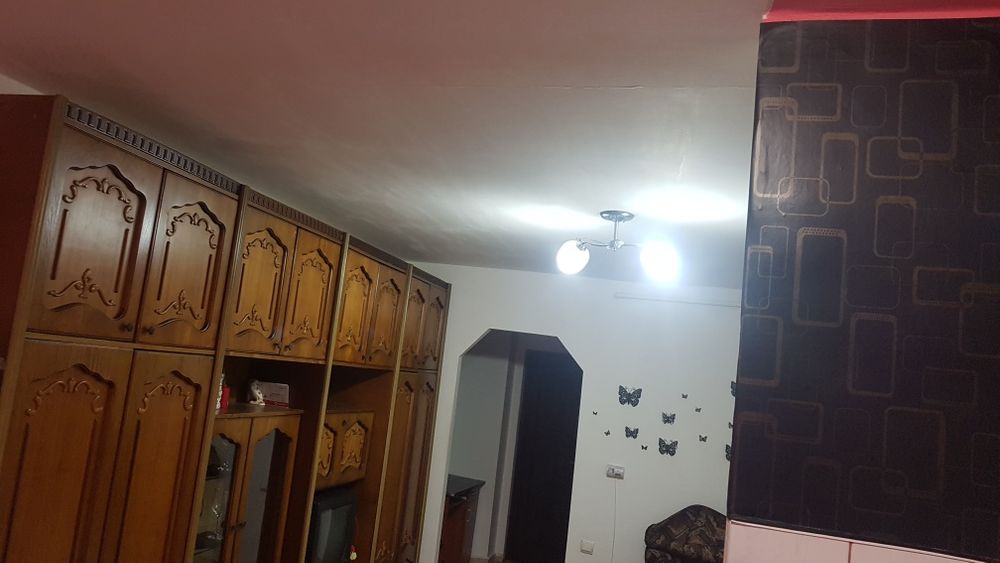 Inchiriez garsoniera etaj 1 zona macilor