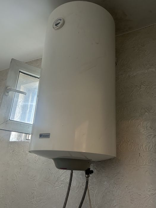 Продаётся рабочий бойлер Regent на 100 литров