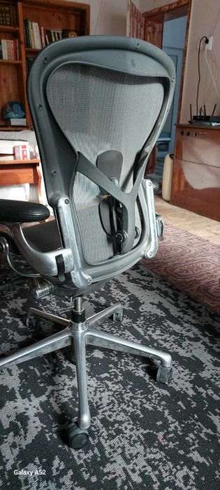 Herman Miller Aeron REMASTERED Graphite