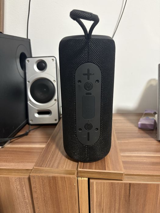 Vând boxa bluetooth