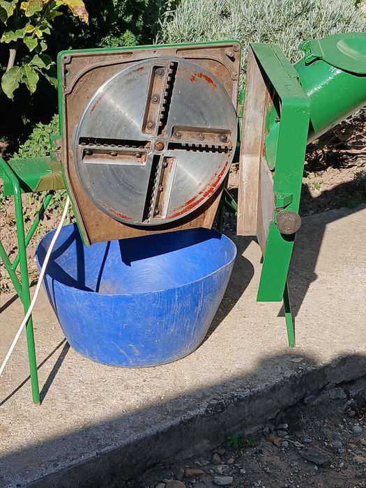 Masina electrica tocat fructe