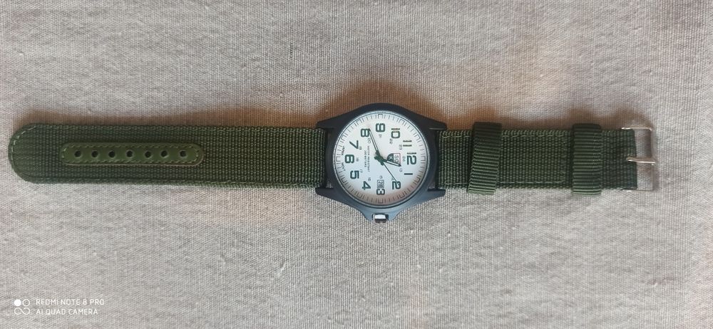 Часовник водоустойчив