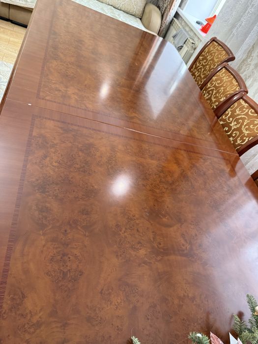 Стол обеденный для гостинной