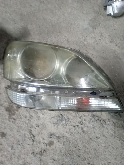 Фары Lexus PX 300.